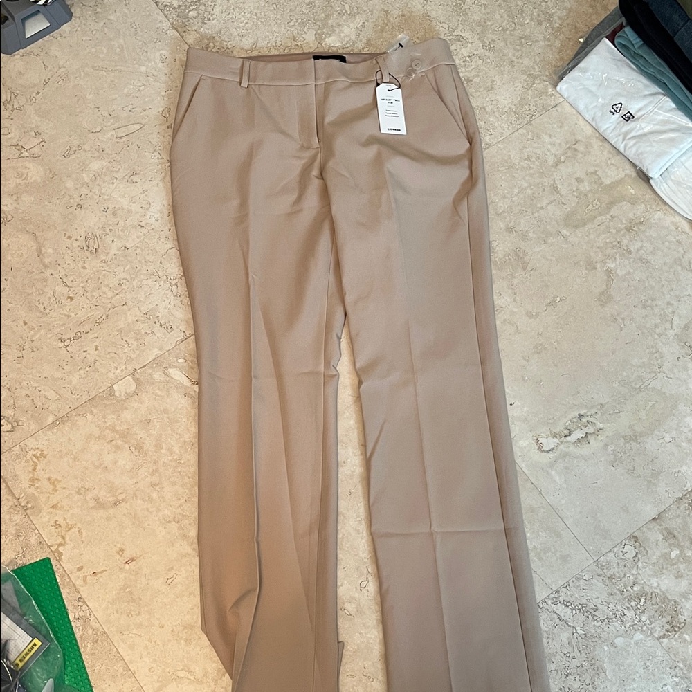 NWT! Express Supersoft Twill Pants in Beige - Picture 6 of 7